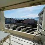 Amazing Sea View, Parking, Easy Beach Access