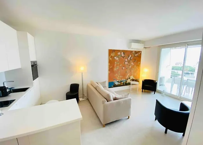 Amazing Sea View, Parking, Easy Beach Access