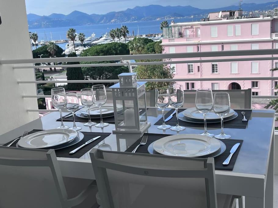 Amazing Sea View, Parking, Easy Access Appartement